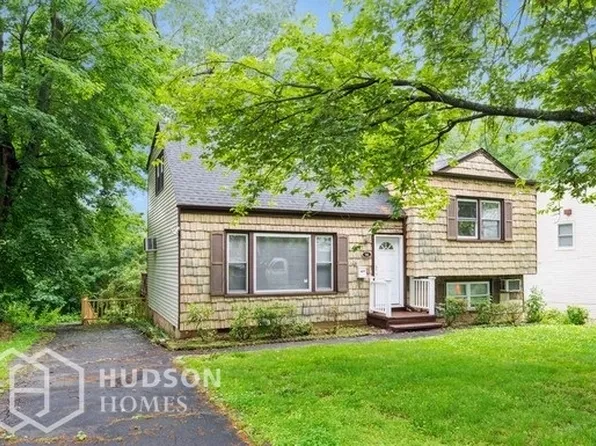 96 Boxwood Rd, Yonkers, NY 10710