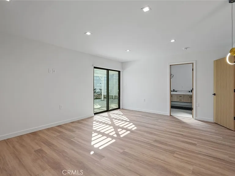 6108 Sadring Ave — Photo 39