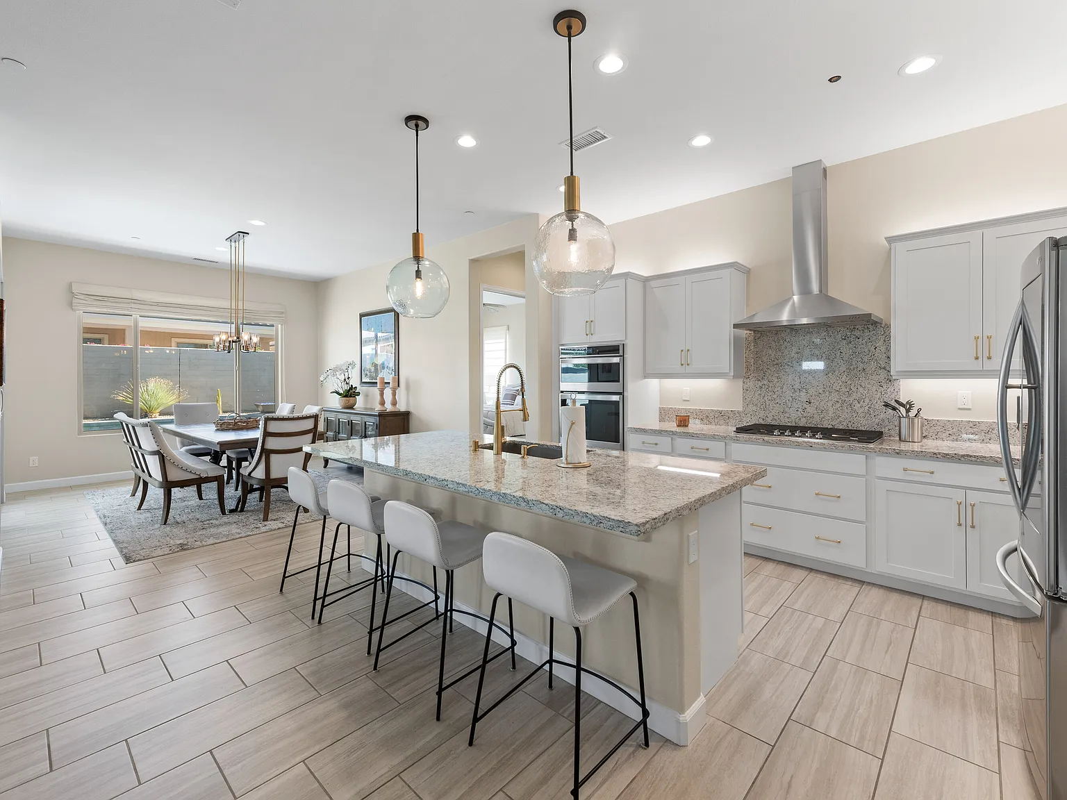 2 bed, 2.5 bath, 1850 sqft, $4,450 — Photo 3