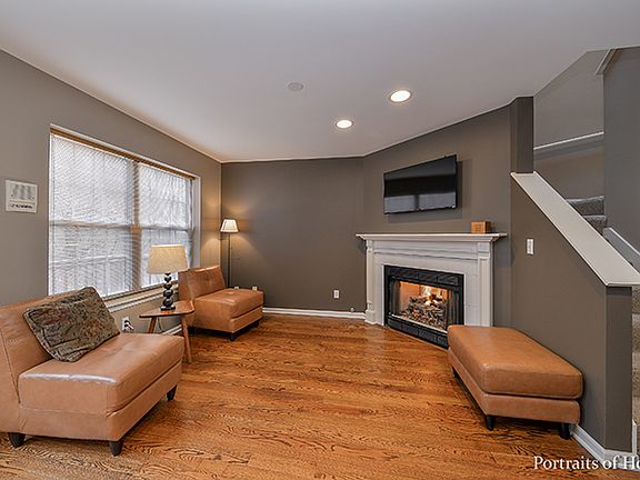 4th image of 1420 Charleston Ct