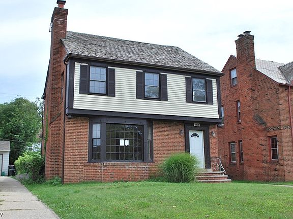 2nd image of 3715 Strathavon Rd