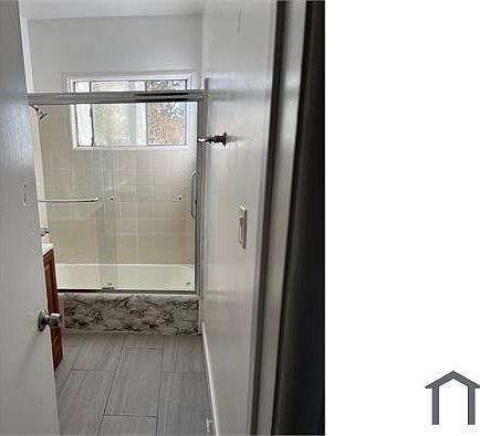 2nd image of 6212 Beck Ave APT 4