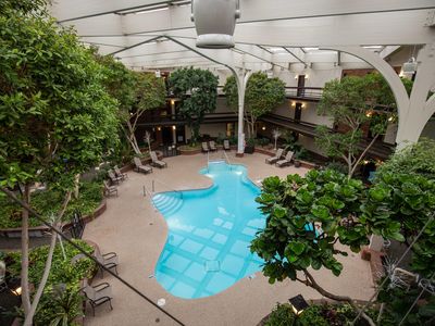 6100 W Stonehedge Dr APT 341, Greenfield, WI, 53220
