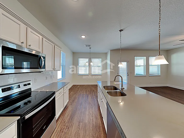 955 Heavenly Dr — Photo 3