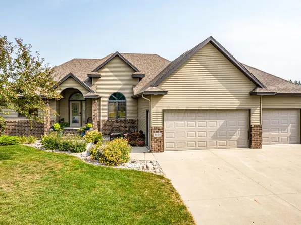 4616 Hunters Point, Moorhead, MN 56560