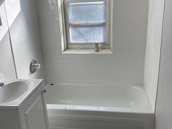 4th image of 5116 W North Ave #3