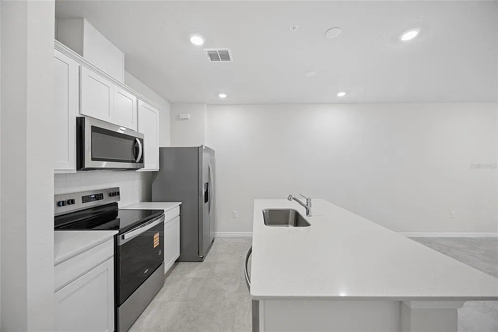 3 bed, 2.5 bath, 1553 sqft, $2,750 — Photo 3