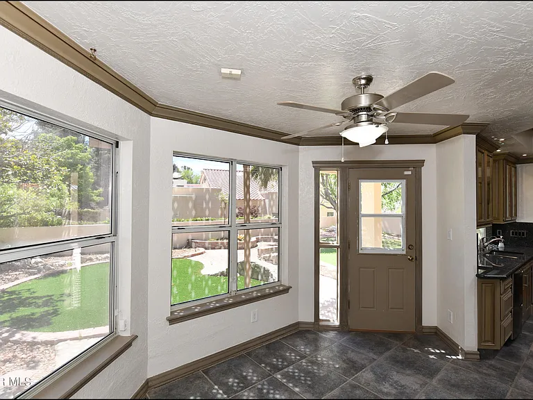 1004 Los Jardines Cir — Photo 18