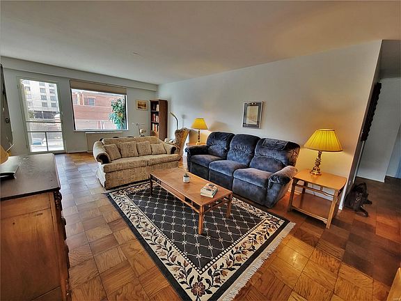 4th image of 4466 W Pine Blvd APT 2B