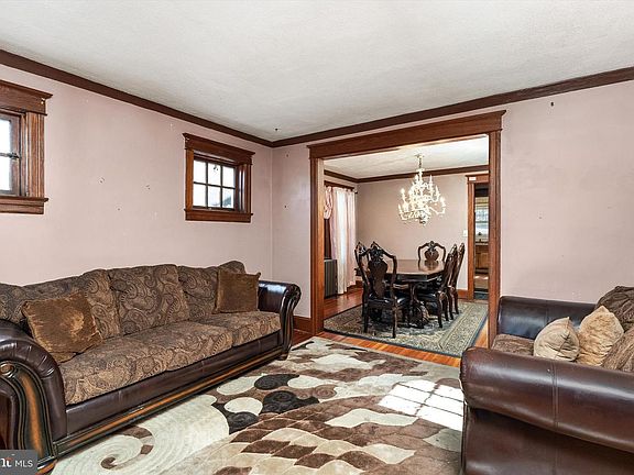 4th image of 51 Charlotte Ave