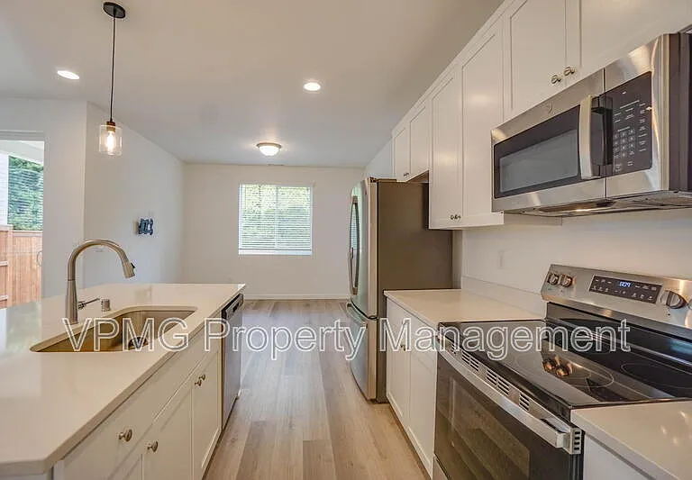 2301 SW 5th Pl — Photo 11
