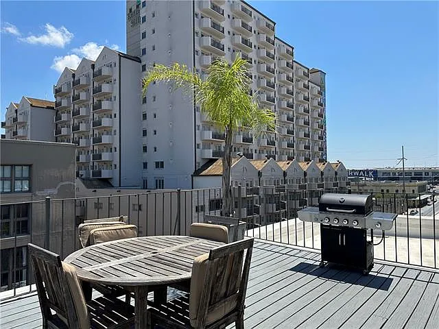 330 Julia St #205 — Photo 21
