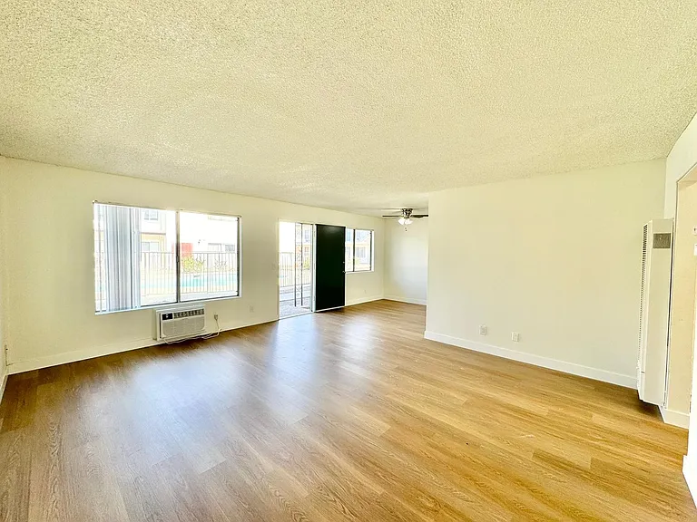 11075 Westminster Ave — Photo 11