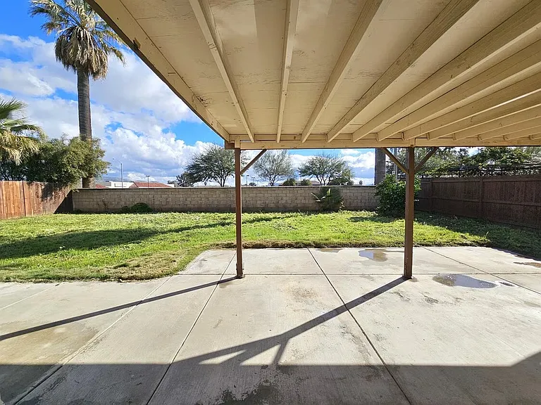 24657 Carolyn Ave — Photo 29