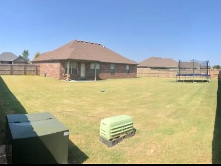 576 Harper Dr — Photo 2