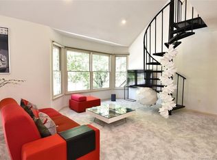 77 Locust Ave APT 124, New Canaan, CT 06840