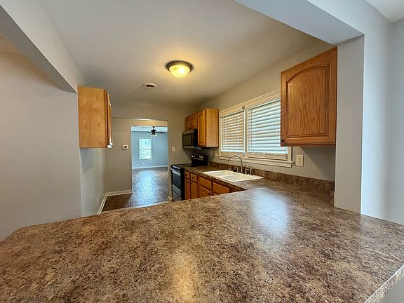 4th image of 416 W Wenger Rd