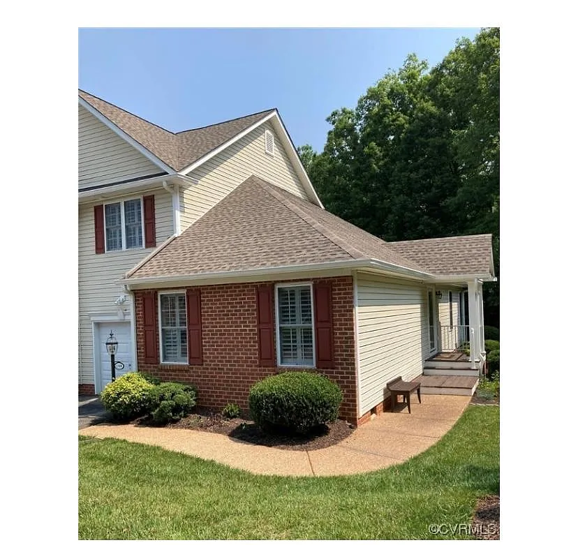 Building Photo - 1300 Lake Rest Cir