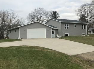 8809 Ann St, Omro, WI 54963