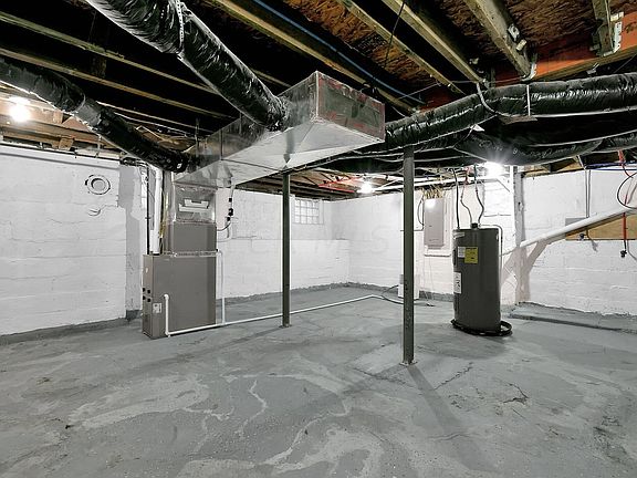 5th image of 572 Frebis Ave