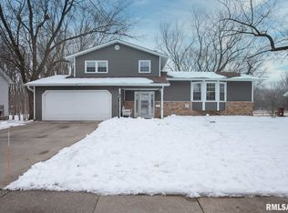 2867 Fairhaven Rd, Davenport, IA 52803