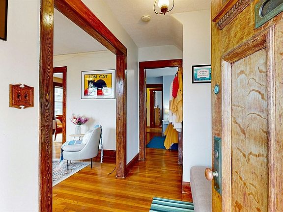 4th image of 11 Sterling St
