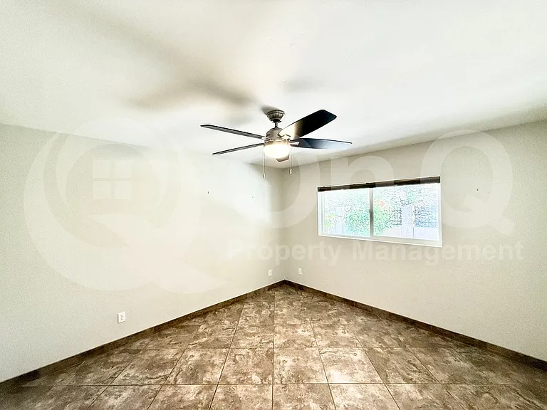 535 W Sweetwater Ave — Photo 14