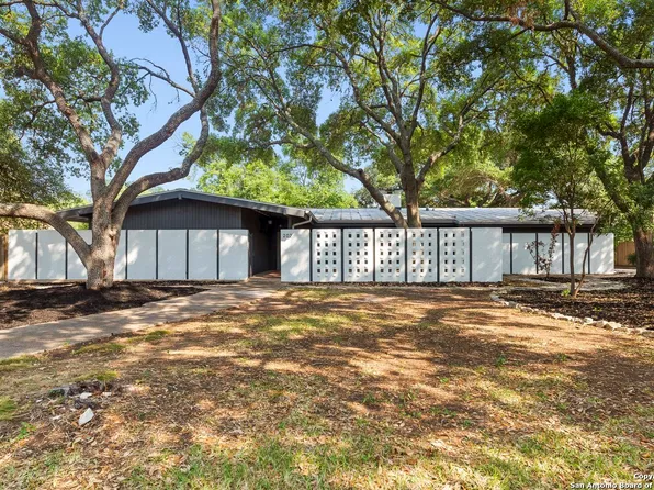 202 LOCHAVEN LN, San Antonio, TX 78213