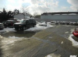 204 Main St, Islip, NY 11751