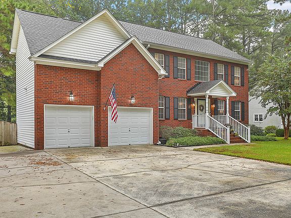 2nd image of 215 King Charles Cir