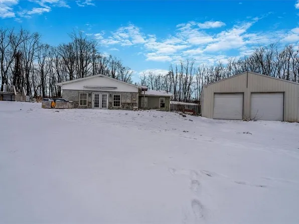 836 Saxonburg Rd, Butler, PA 16002