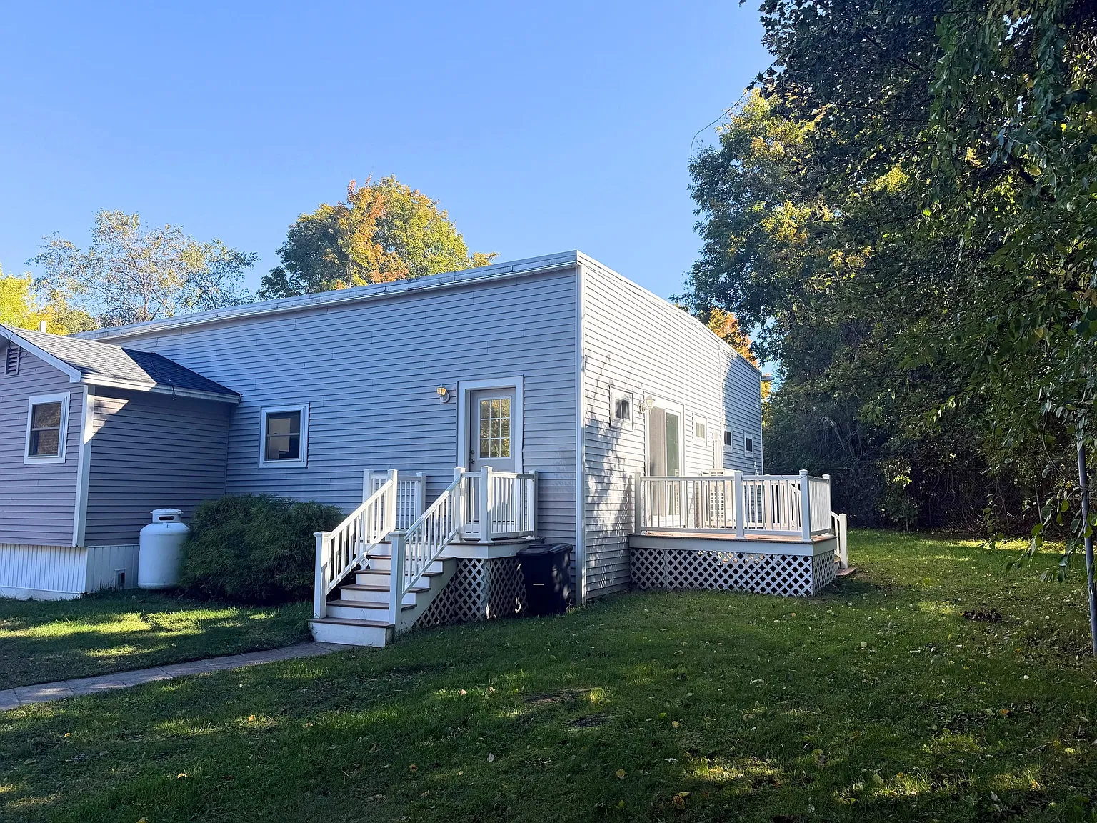 2 bed, 1000 sqft, $2,450 — Photo 1