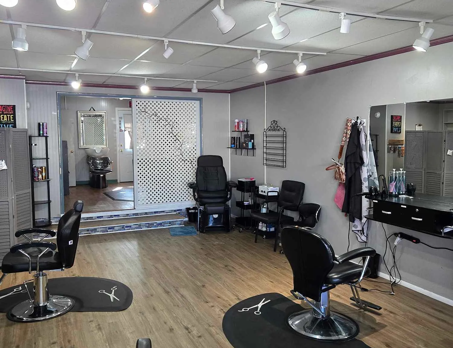 1112 Main Street - 1 — Photo 2