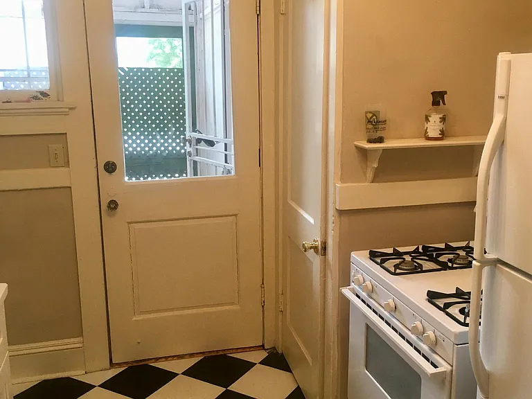 334 N McLean Blvd #2 — Photo 11
