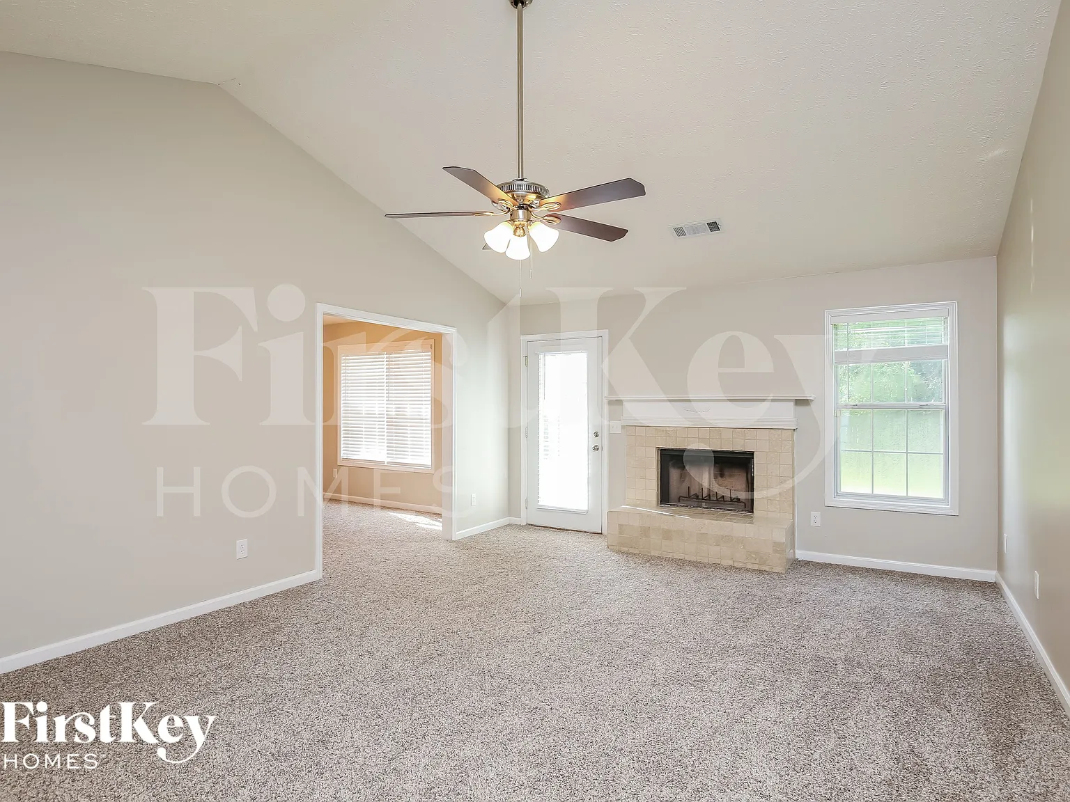 3 bed, 3.0 bath, 1883 sqft, $2,155 — Photo 4