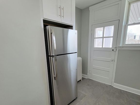 3rd image of 4150 N Sacramento Ave #3
