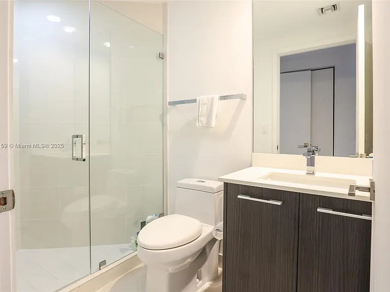 55 SW 9th St #3906 — Photo 33