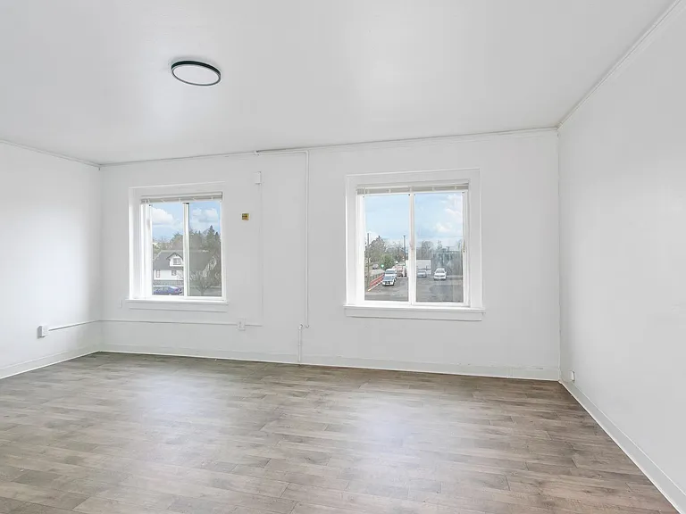 3502 McKinley Ave — Photo 5