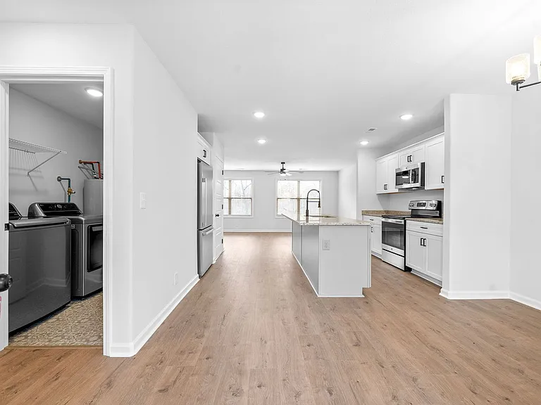 700 Crossland Ave — Photo 4