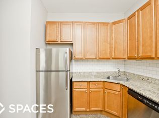 666 W Roscoe St APT 3, Chicago, IL 60657