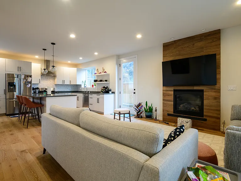 14431 32nd Ln S — Photo 3