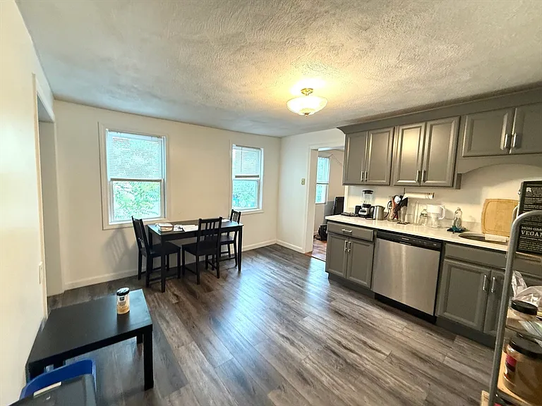 62 School St #2 — Photo 4