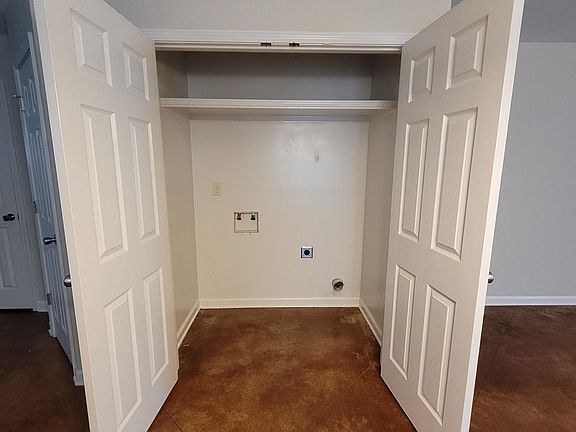 3rd image of 263 Jolie Oaks Blvd