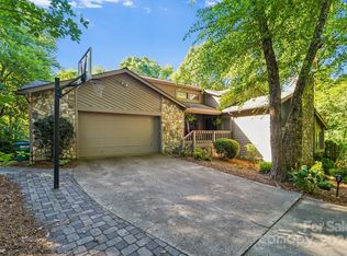 9558 Hunting Ct, Matthews, NC 28105