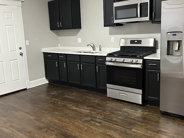 5722-24 S King Dr W — Photo 11