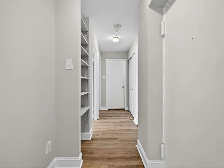 Brooklawn Apartments — Photo 4