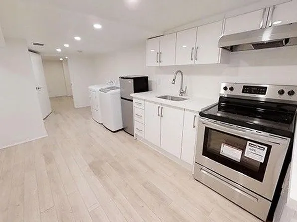 244 Boulton Ave #3, Toronto, ON M4M 2K1