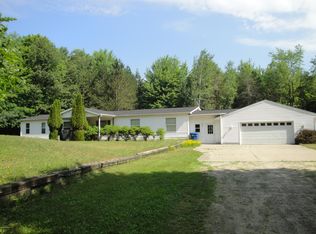 5282 E Sternberg Rd, Fruitport, MI 49415