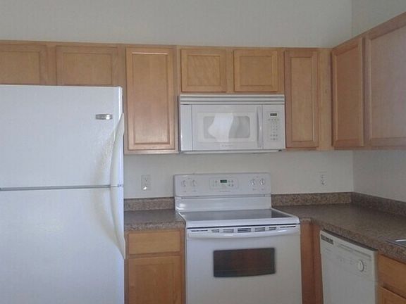 5th image of 1210 Walnut Ave APT 2