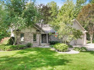 973 Thornwyk Dr NW, Grand Rapids, MI 49534